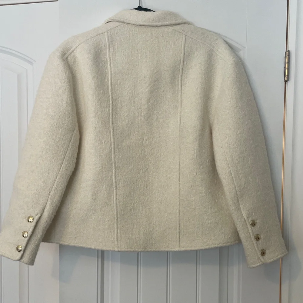 EUC Sandro Women's Elegant Cream Blazer - Picture 6 of 7